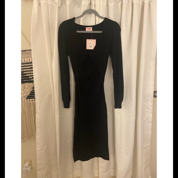 Irmia Twist Front Knit Midi Dress in Black - Picture 11 of 12